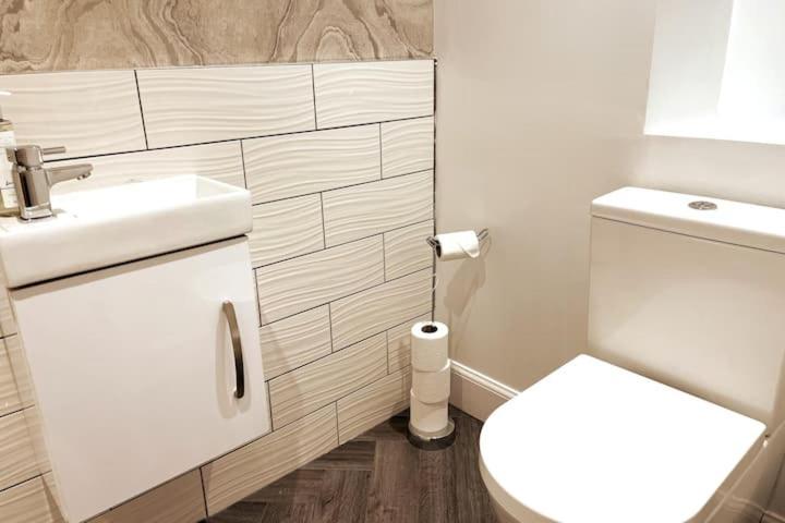 Lovely 3 Bedroom Apartment With Private Garden In Edinburgh City Centre 外观 照片