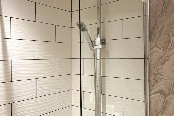 Lovely 3 Bedroom Apartment With Private Garden In Edinburgh City Centre 外观 照片