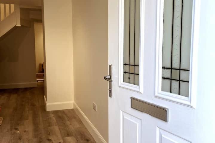 Lovely 3 Bedroom Apartment With Private Garden In Edinburgh City Centre 外观 照片