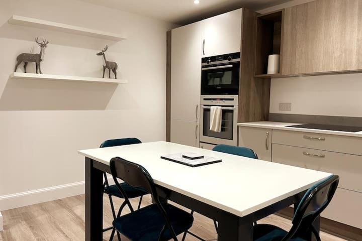 Lovely 3 Bedroom Apartment With Private Garden In Edinburgh City Centre 外观 照片