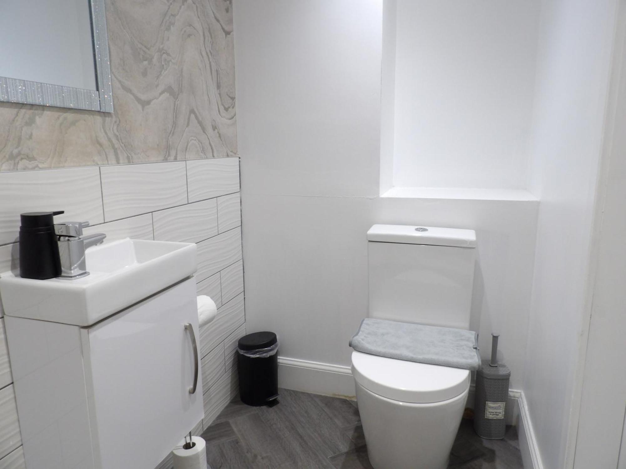 Lovely 3 Bedroom Apartment With Private Garden In Edinburgh City Centre 外观 照片